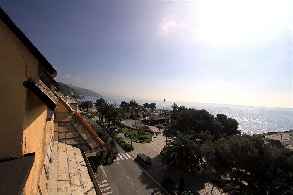 Ena Hotel Arenzano Kültér fotó