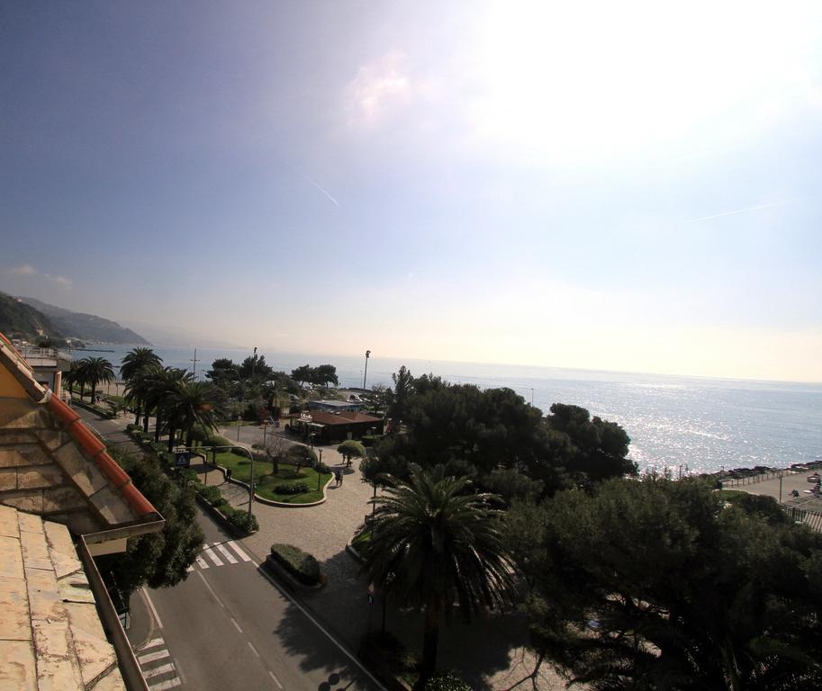 Ena Hotel Arenzano Kültér fotó